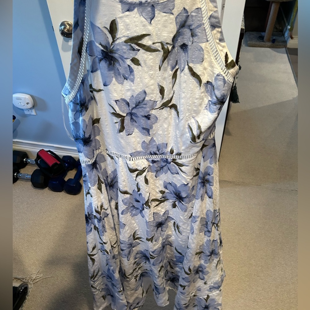 LULUs dress size large! Stunning halter